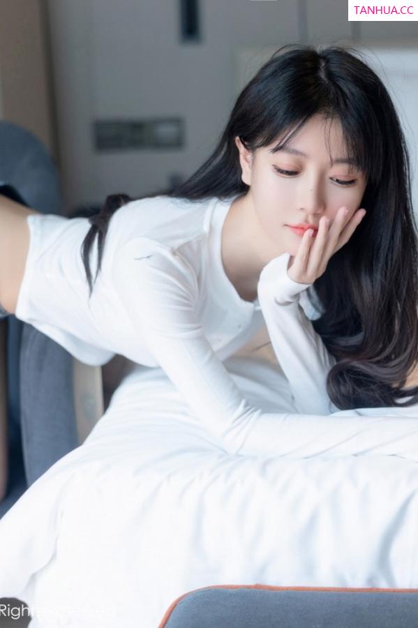   [XiuRen]高清写真图 2023.06.30 No.7010 幼幼 清纯美腿第18张图片